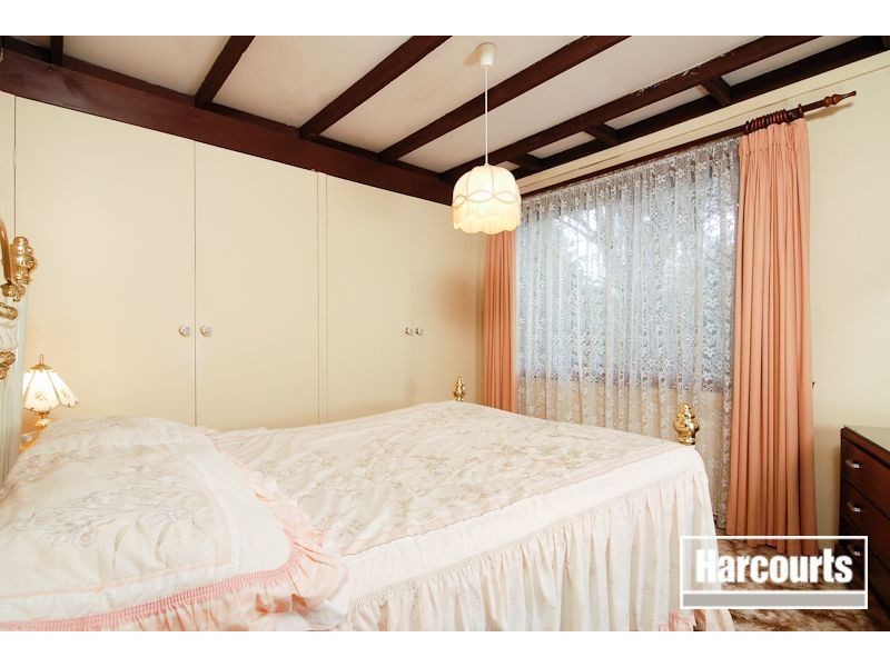 54 Meadow Wood Walk, Narre Warren VIC 3805