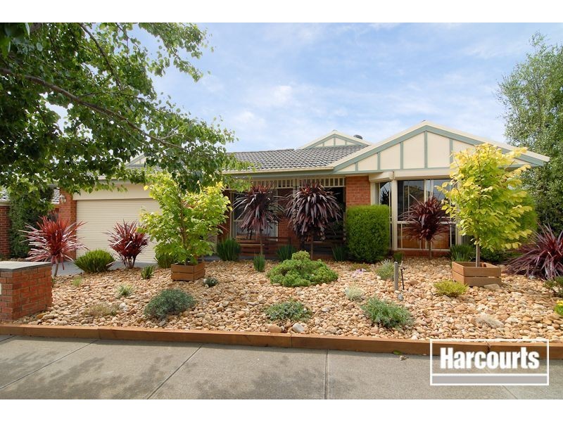 8 Charing Cross Place, Narre Warren VIC 3805