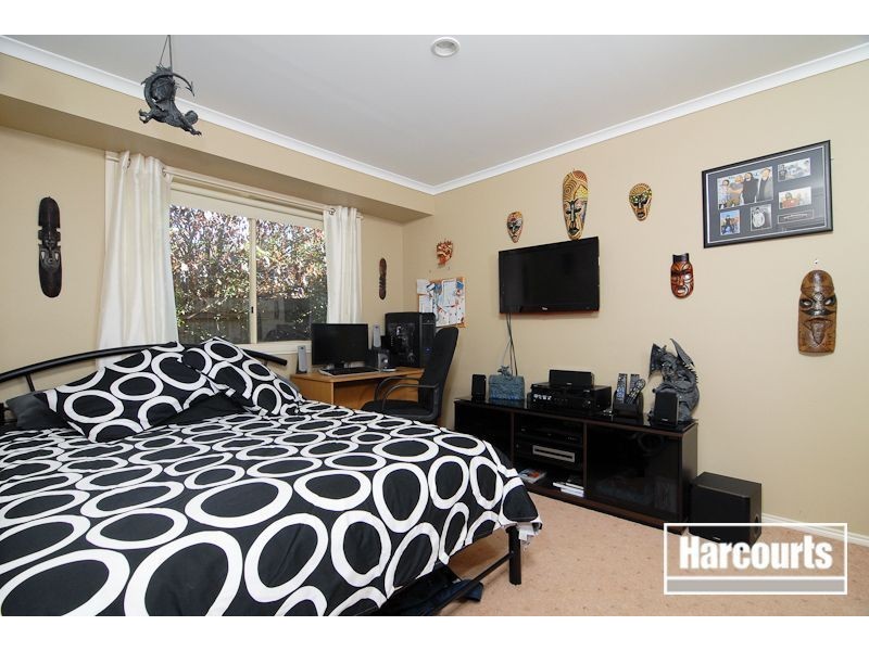 8 Charing Cross Place, Narre Warren VIC 3805