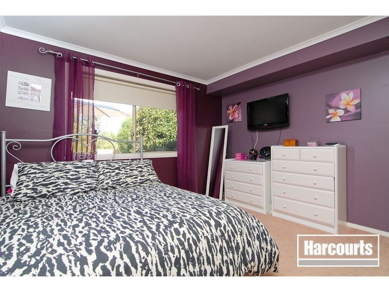 8 Charing Cross Place, Narre Warren VIC 3805