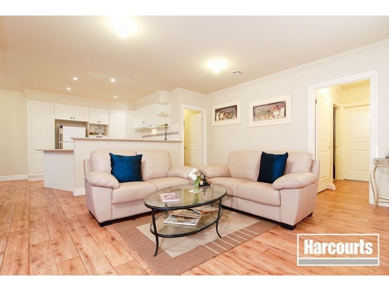 32 Champagne Grove, Narre Warren South VIC 3805