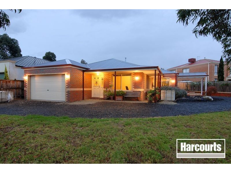32 Champagne Grove, Narre Warren South VIC 3805
