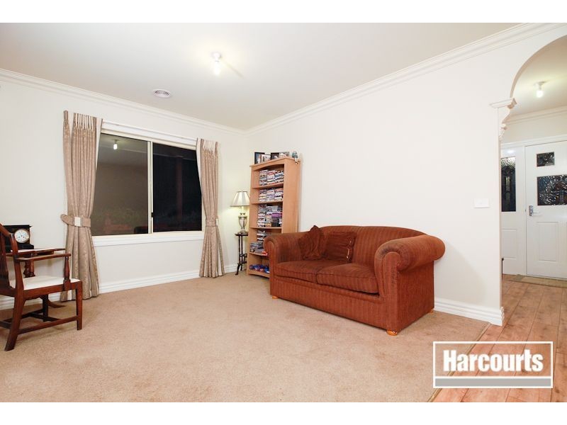 32 Champagne Grove, Narre Warren South VIC 3805