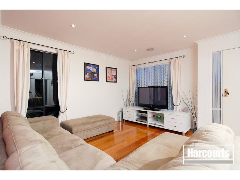 10 Demint Walk, Narre Warren South VIC 3805