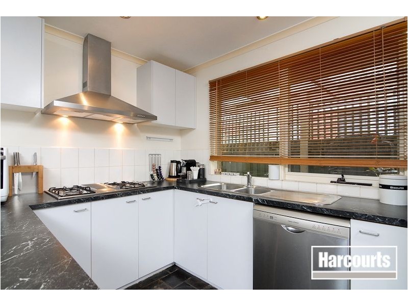 26 Lansell Drive, Cranbourne North VIC 3977
