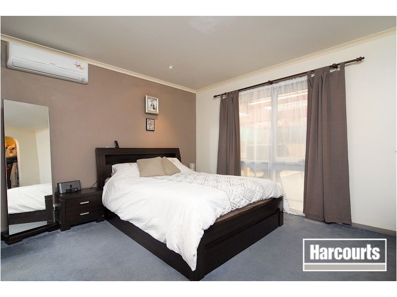 26 Lansell Drive, Cranbourne North VIC 3977