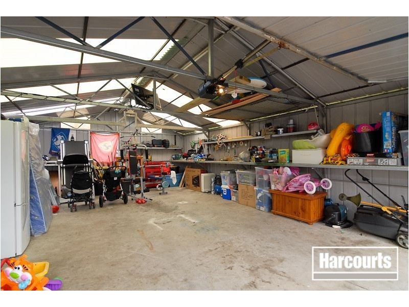 26 Lansell Drive, Cranbourne North VIC 3977