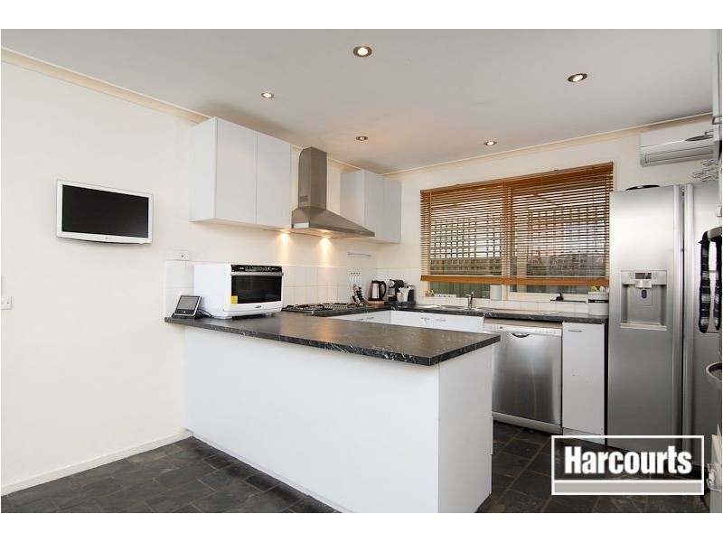 26 Lansell Drive, Cranbourne North VIC 3977
