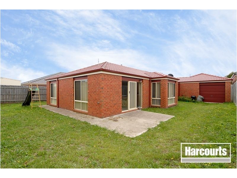 8 Athena Court, Cranbourne VIC 3977