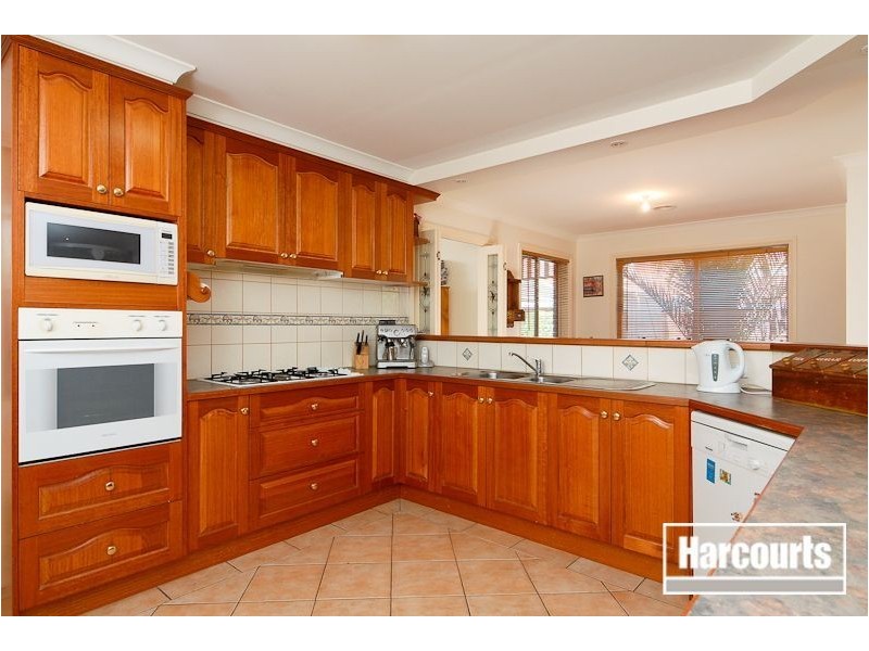 15 Ellen Rd, Narre Warren South VIC 3805