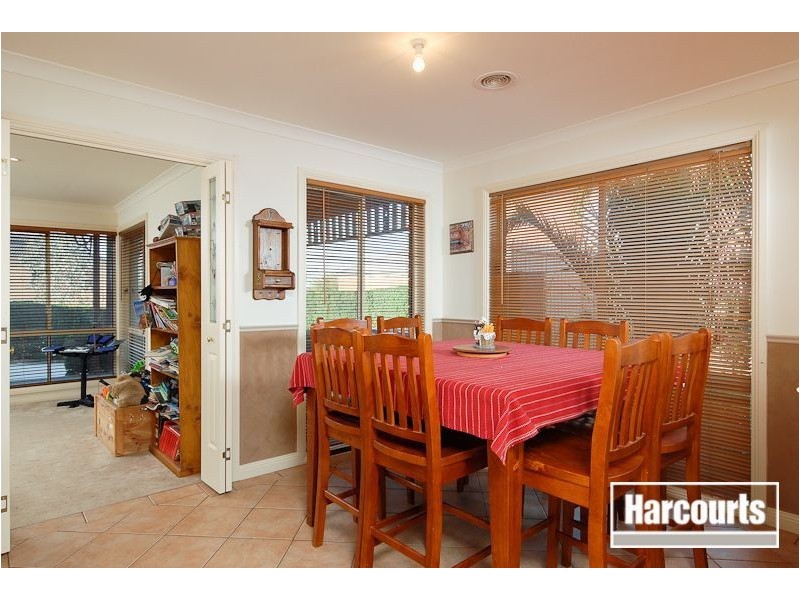 15 Ellen Rd, Narre Warren South VIC 3805