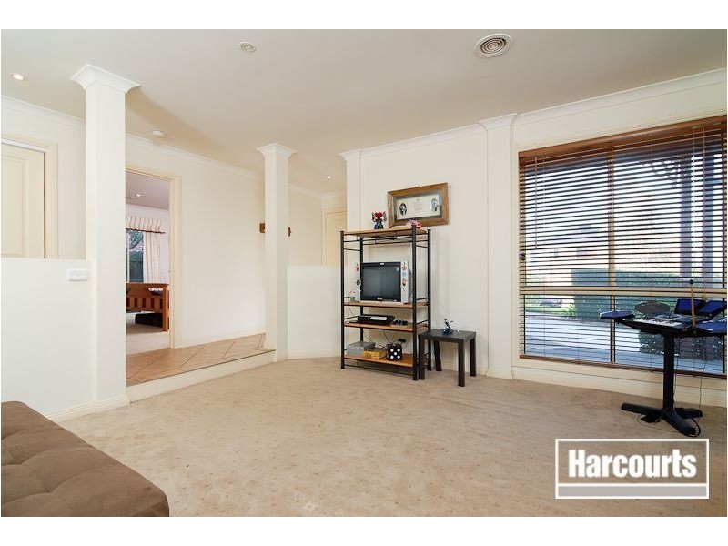 15 Ellen Rd, Narre Warren South VIC 3805