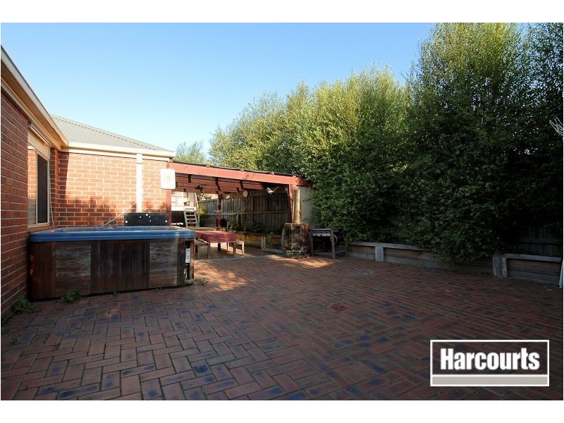 15 Ellen Rd, Narre Warren South VIC 3805