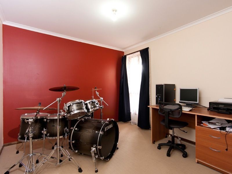 16 Debanne Court, Narre Warren VIC 3805