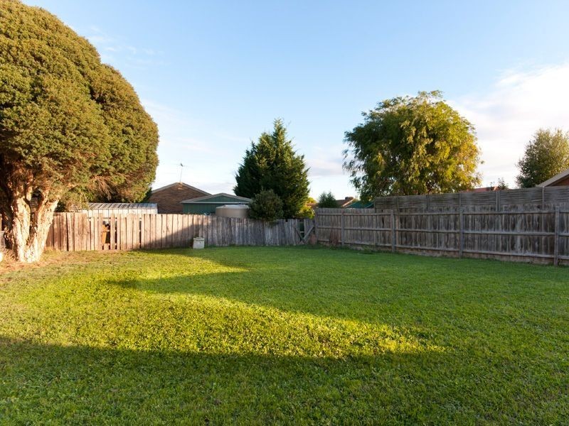 16 Debanne Court, Narre Warren VIC 3805