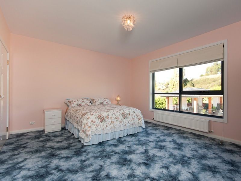 6 The Lough Court, Narre Warren North VIC 3804