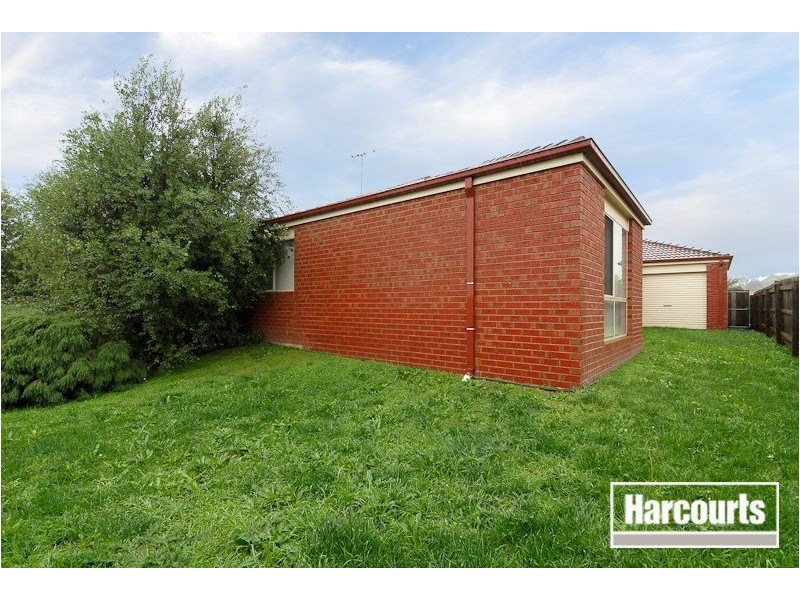 9 Blake St, Berwick VIC 3806