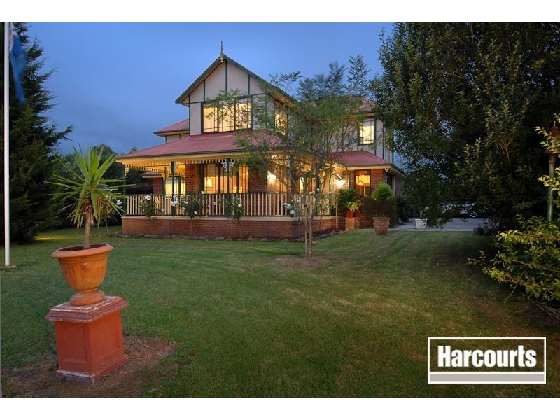 4 Meeking Drive, Pakenham VIC 3810