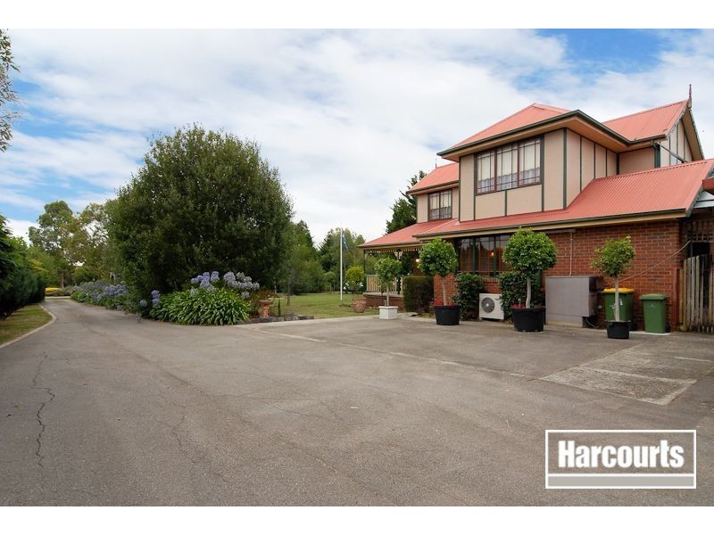 4 Meeking Drive, Pakenham VIC 3810