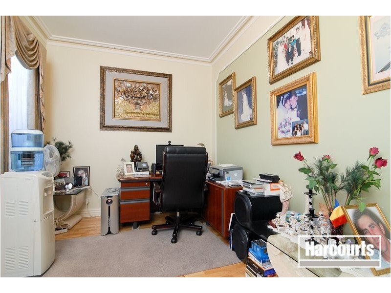 33 Champagne Grove, Narre Warren South VIC 3805