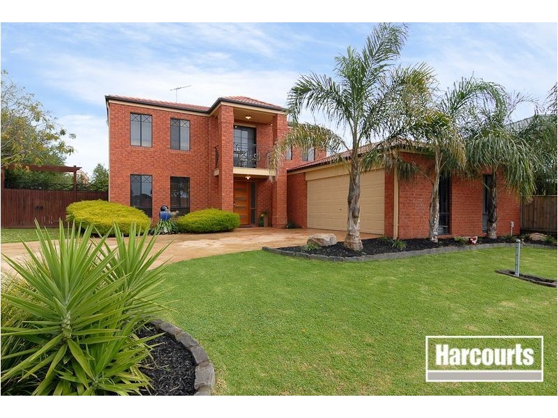 8 Charmouth Rd, Narre Warren South VIC 3805