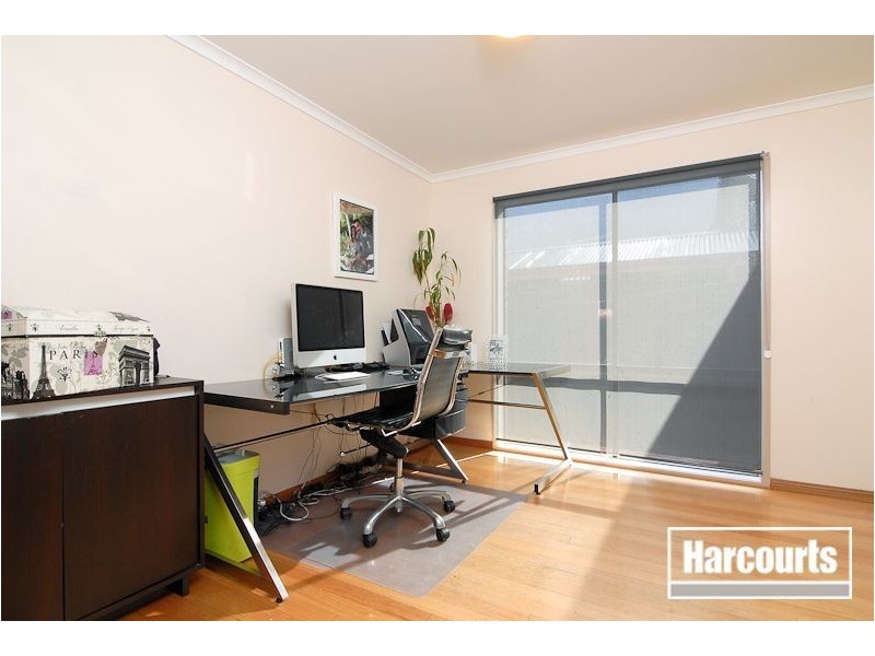 8 Charmouth Rd, Narre Warren South VIC 3805