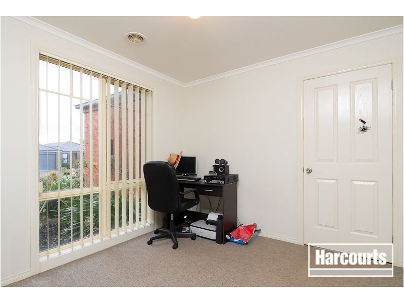 61 Phoenix Avenue, Cranbourne VIC 3977