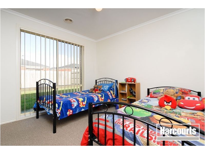 61 Phoenix Avenue, Cranbourne VIC 3977