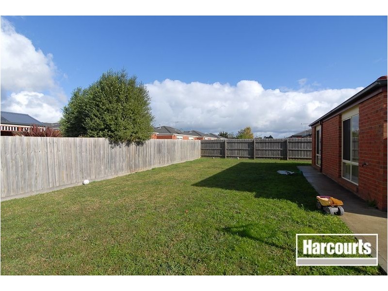 61 Phoenix Avenue, Cranbourne VIC 3977