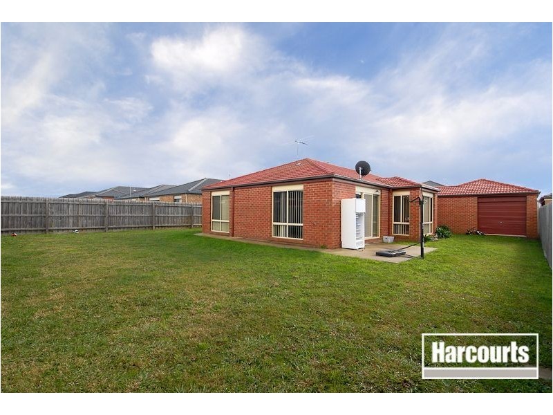 61 Phoenix Avenue, Cranbourne VIC 3977