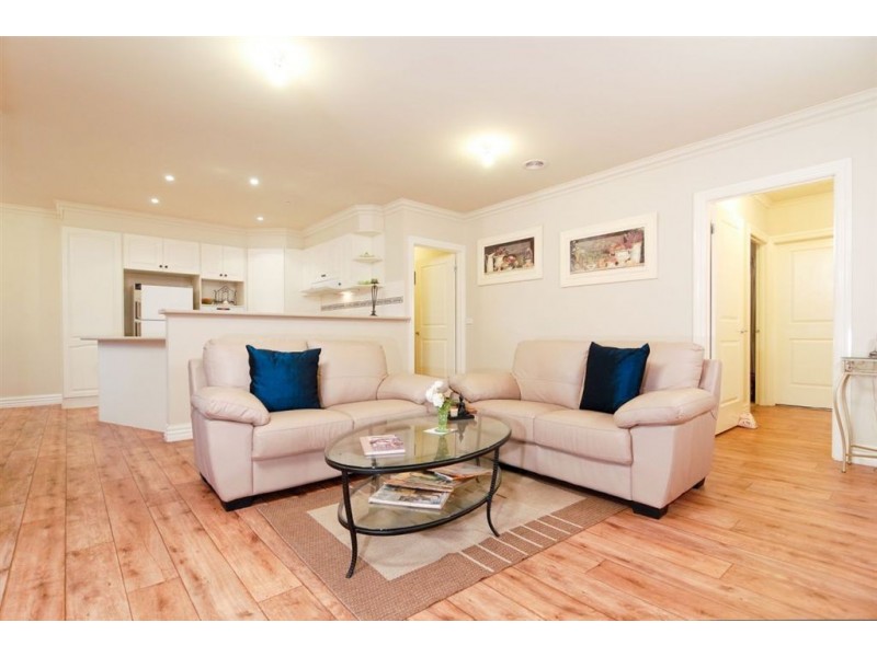 32 Champagne Grove, Narre Warren South VIC 3805