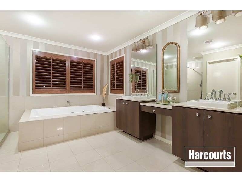 12 Biscay Grove, Lyndhurst VIC 3975