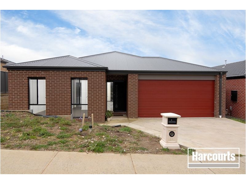 24 Nurture Avenue, Cranbourne North VIC 3977