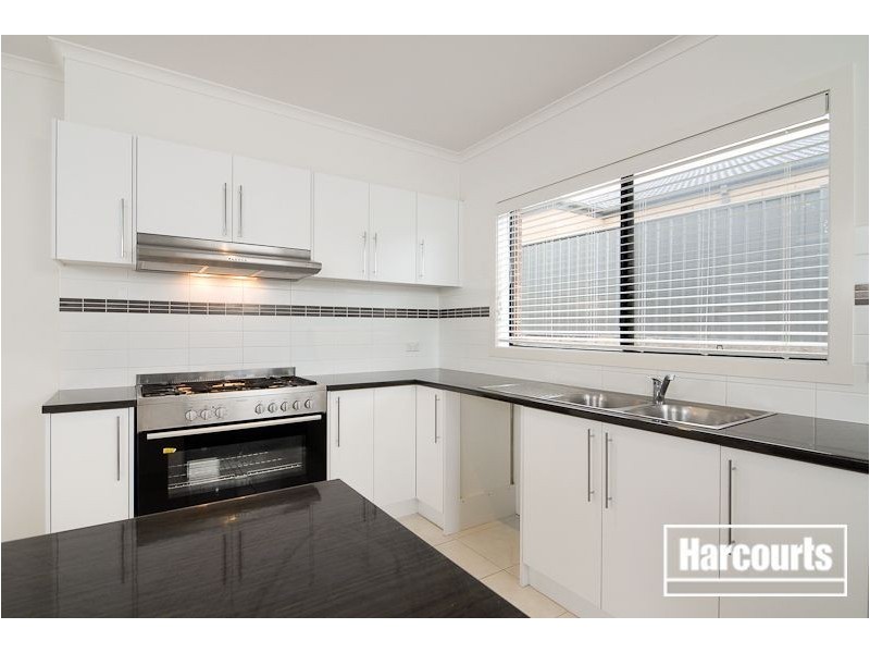 24 Nurture Avenue, Cranbourne North VIC 3977