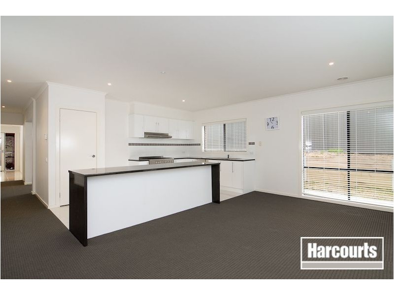 24 Nurture Avenue, Cranbourne North VIC 3977
