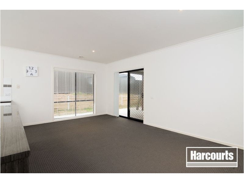24 Nurture Avenue, Cranbourne North VIC 3977