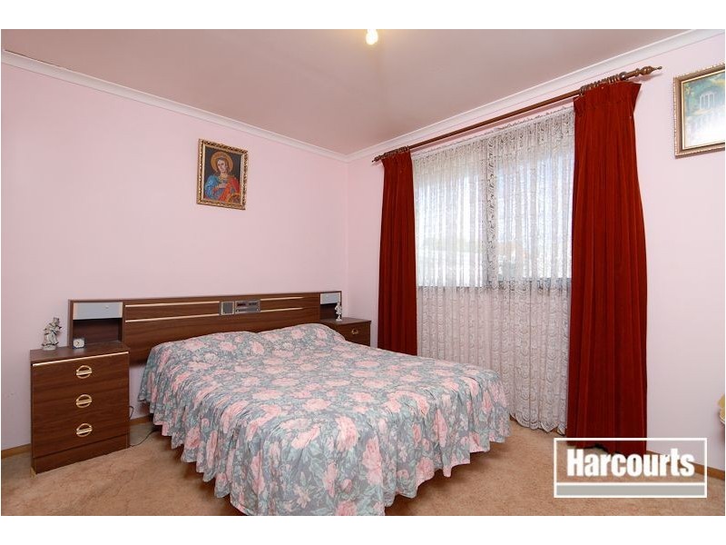 13 Barkly St, Cranbourne VIC 3977