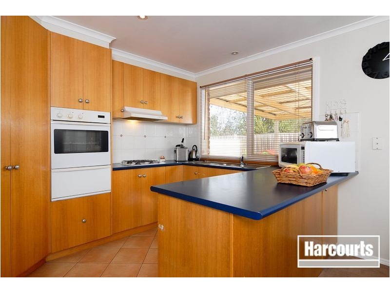 16 Meredith Close, Narre Warren South VIC 3805