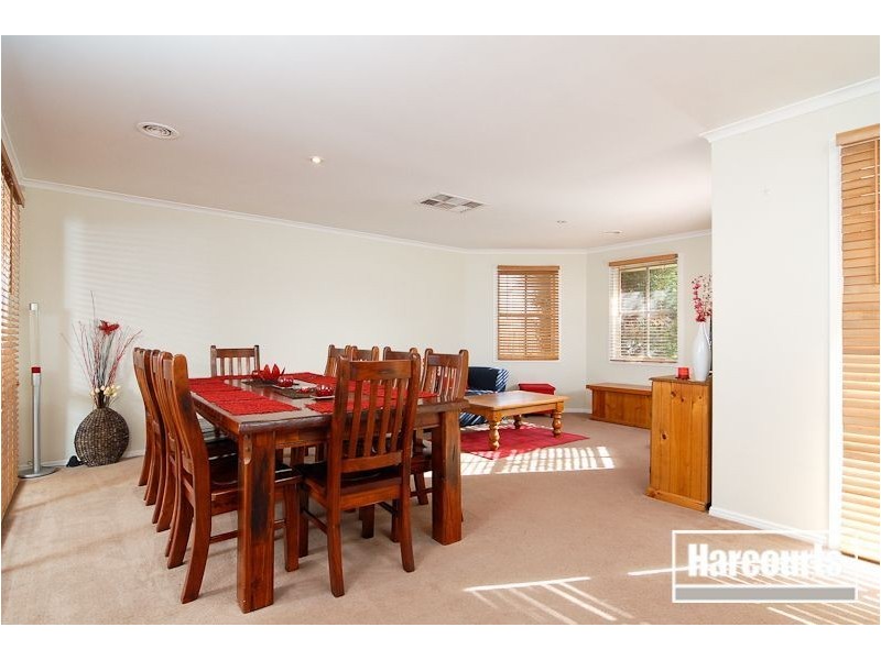 16 Meredith Close, Narre Warren South VIC 3805