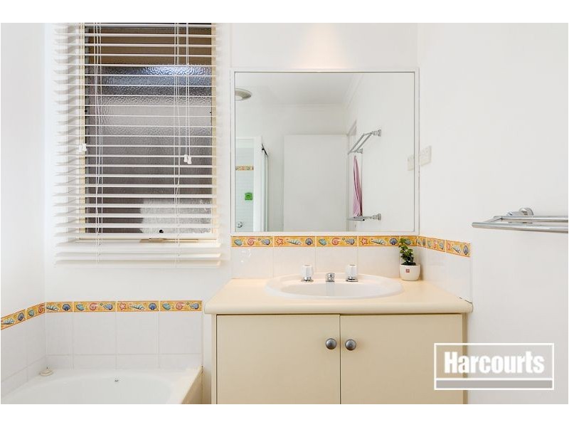 16 Meredith Close, Narre Warren South VIC 3805