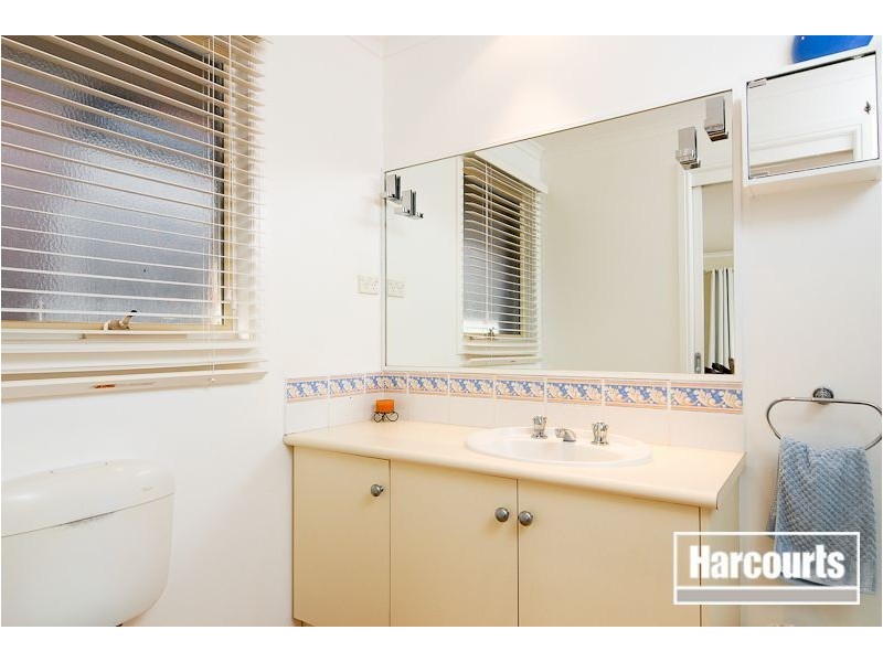 16 Meredith Close, Narre Warren South VIC 3805