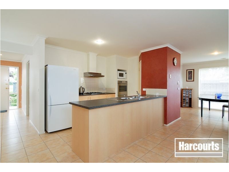 25 Dorchester Dve, Narre Warren South VIC 3805
