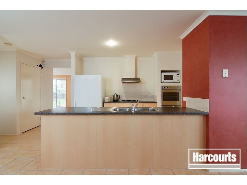 25 Dorchester Dve, Narre Warren South VIC 3805