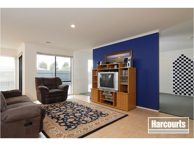25 Dorchester Dve, Narre Warren South VIC 3805