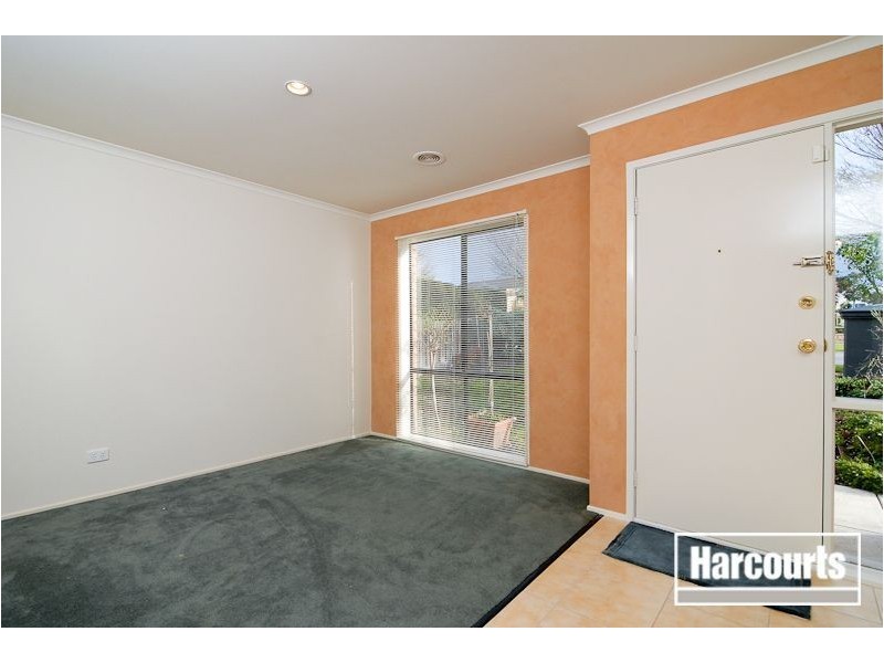 25 Dorchester Dve, Narre Warren South VIC 3805