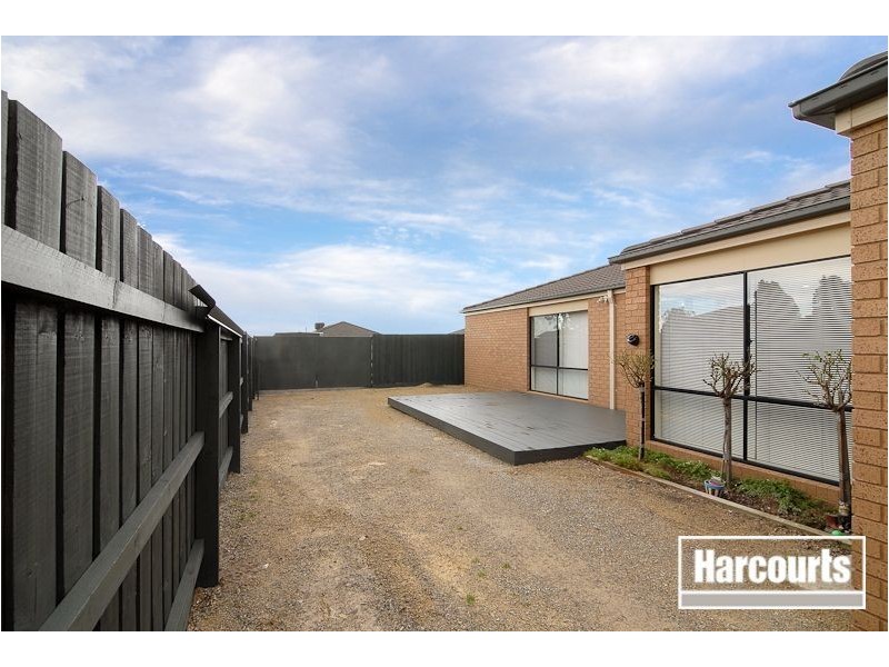 25 Dorchester Dve, Narre Warren South VIC 3805
