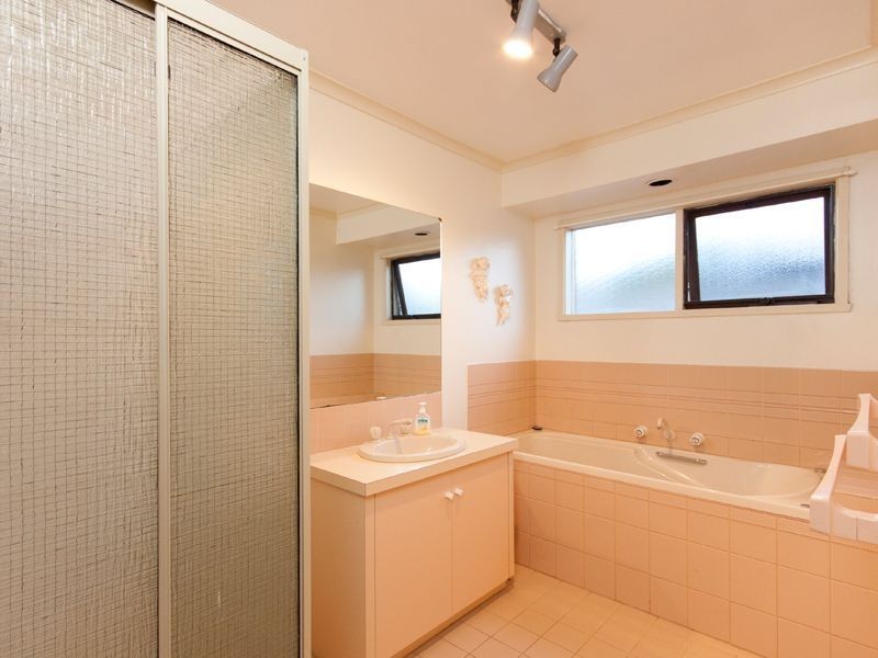 19 Terry Close, Narre Warren VIC 3805