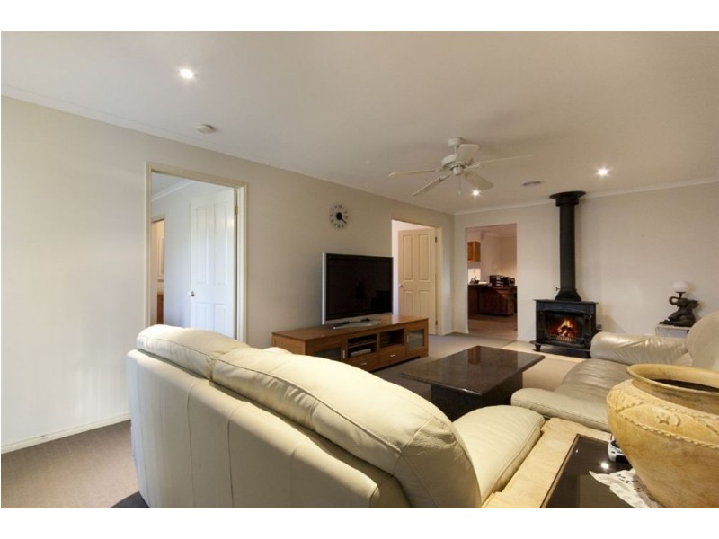 4 Beech Place, Hallam VIC 3803