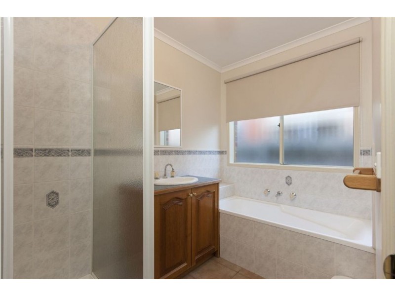 4 Beech Place, Hallam VIC 3803