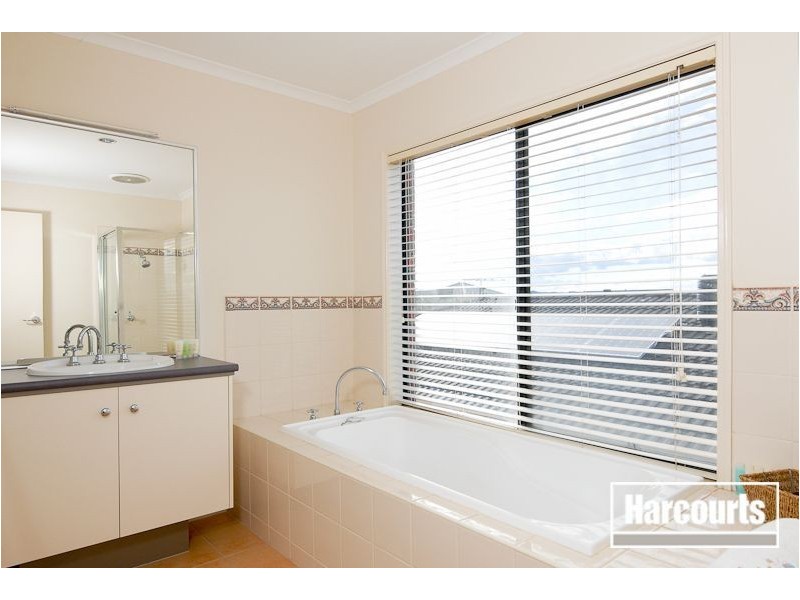 116 Robinswood Parade, Narre Warren South VIC 3805